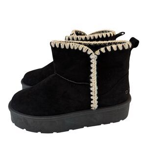 Danskin Beignet Black Faux Suede Memory Foam Slip-On Boots in Ladies Size 10.